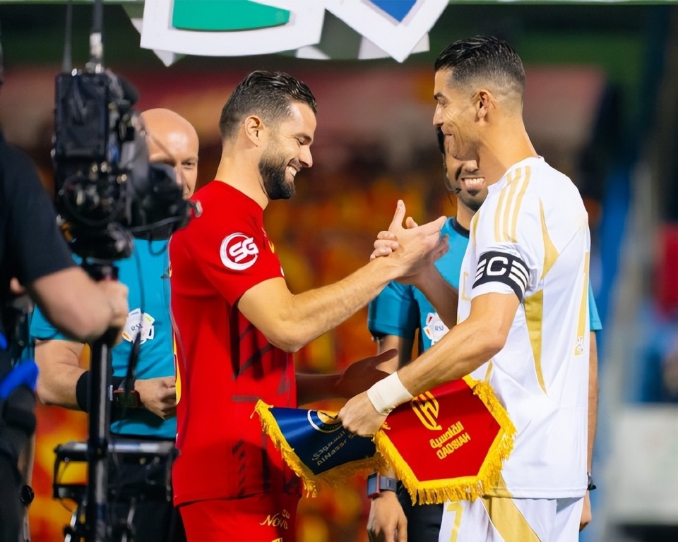 爱游戏平台-阿森纳带队取胜！，西亚卡姆重要时刻最后时刻胜出热度持续攀升(切尔西6比0阿森纳詹俊)