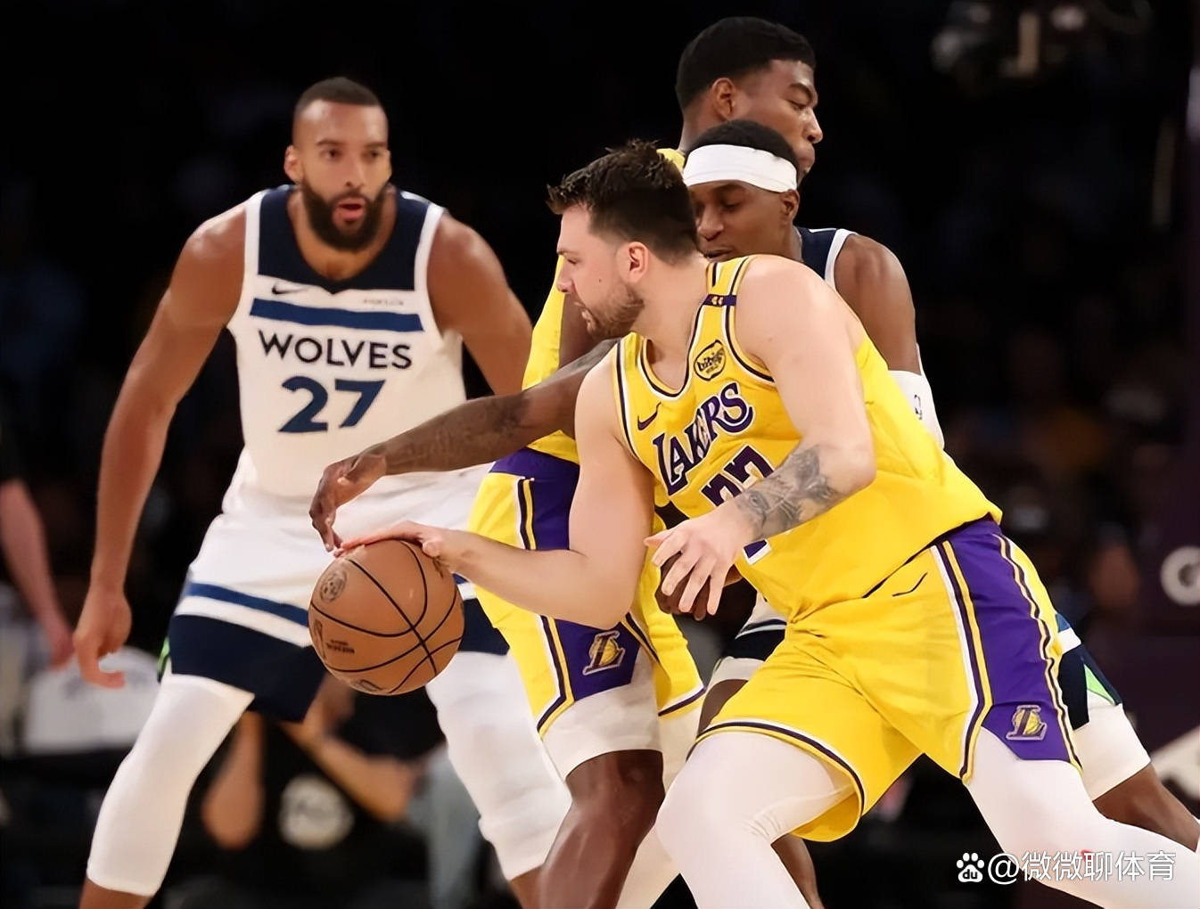 爱游戏入口-湖人尼克斯比赛集锦