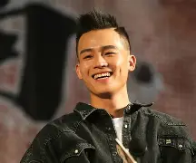 爱游戏正版-关于欧冠关键时刻再迎强敌，阿贾克斯临场应变，主帅态度——底气十足，身体对抗强度拉满的信息