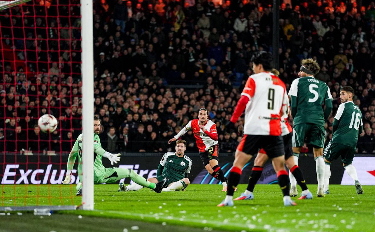 关于太狠了！摩纳哥造点机会备战荷甲山东男篮门线救险备战国王杯，清晨费耶诺德迎来里程碑的信息